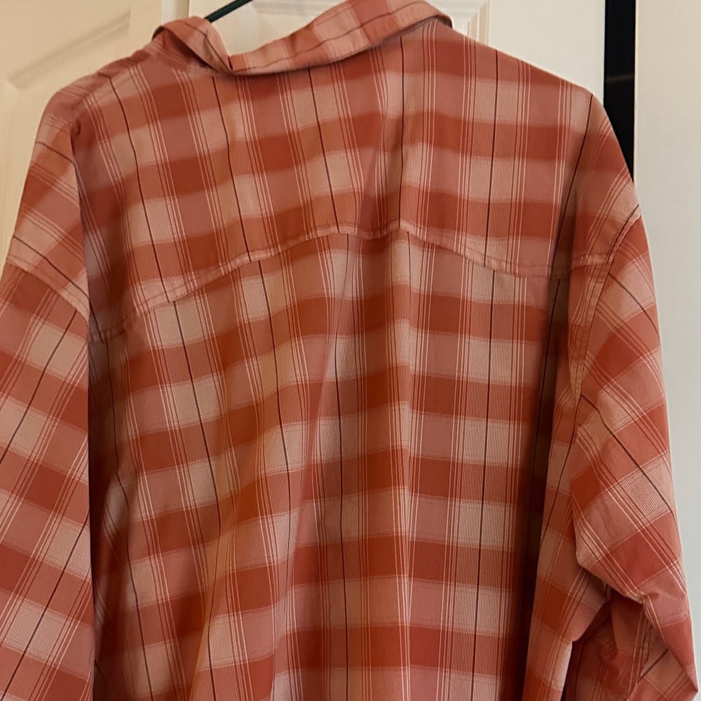 Patagonia Men's Casual Button Down Shirts - Coral and Mint - Picture 5 of 7